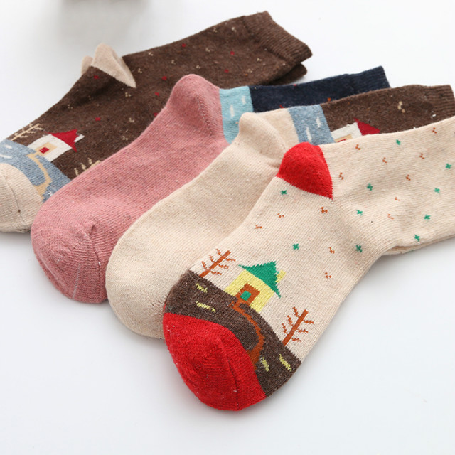 Christmas Fashion women winter school style cute house pattern Casual brand Socks 4pcs/pack
