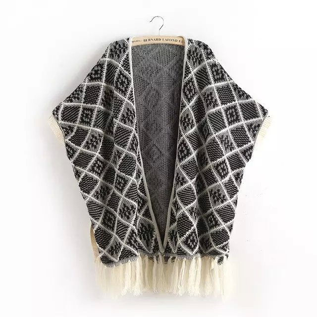 Cardigan Sweaters for Women Winter Fashion vintage Plaid Pattern Tassels Knitted Batwing Sleeve Casual Cloak Warm