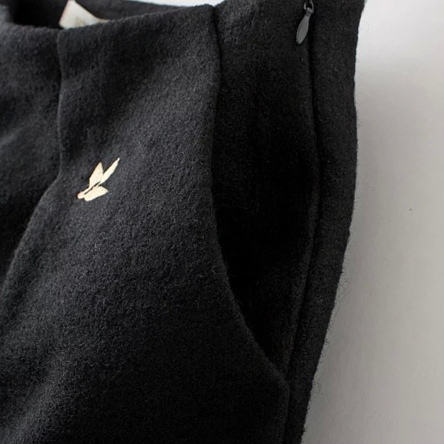 Fashion Women winter cotton Elegant Black floral Embroidery woolen shorts zipper pocket casual brand designer quality