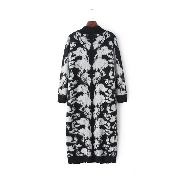Knitted Cardigan Jacket for female Warm winter Fashion vintage Black white Jacquard Casual loose Outwear women vogue